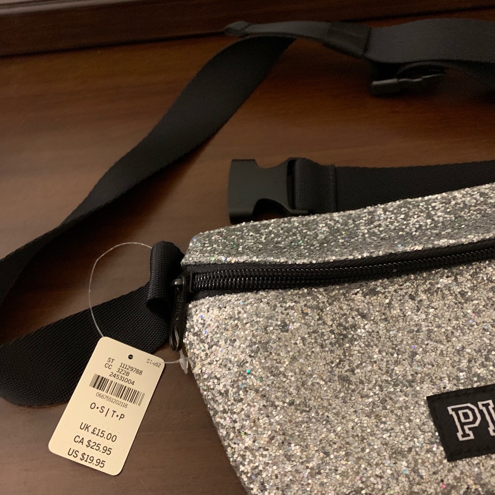 Pink vs Fanny pack π₯ - Picture 3 of 4